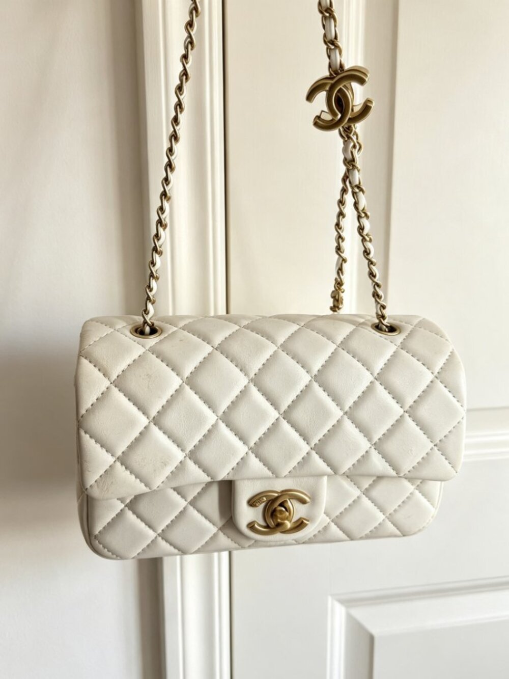 🤍Chanel White Bag